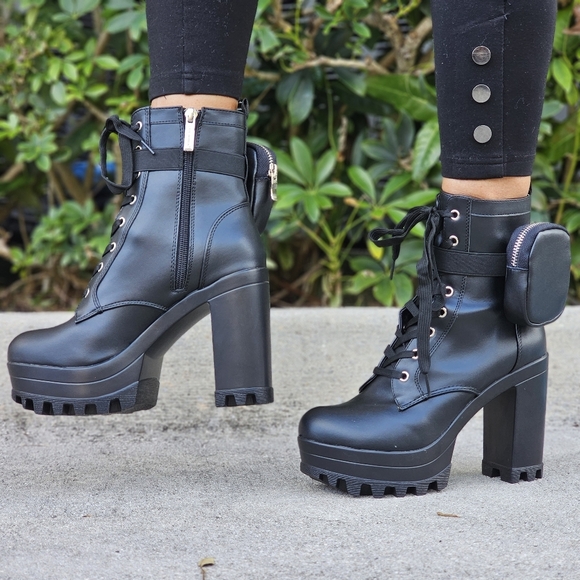 Black Women’s Lace Up Block Heel Booties Side Zipper & Pouches - Picture 2 of 5